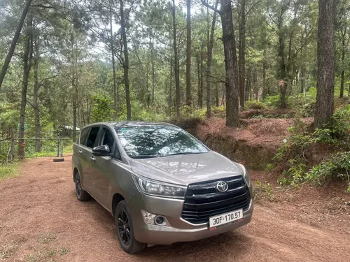 Standard 7-seater car